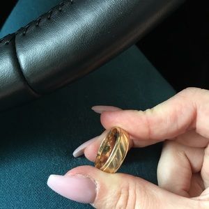 Men wedding ring 14 k size 8.5